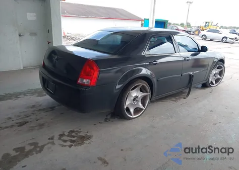 2005 Chrysler 300 z USA, uszkodzony, nr VIN 2C3JA43R15H103115